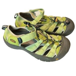 🌼 KEEN • Waterproof Sandals • Light Green • Size 8.5/9